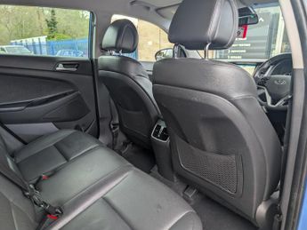 Hyundai TUCSON 2.0 CRDi Blue Drive Premium SUV 5dr Diesel Manual Euro 6 (s/s) (