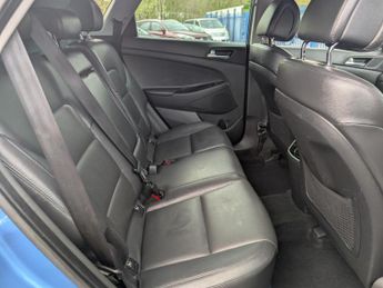 Hyundai TUCSON 2.0 CRDi Blue Drive Premium SUV 5dr Diesel Manual Euro 6 (s/s) (