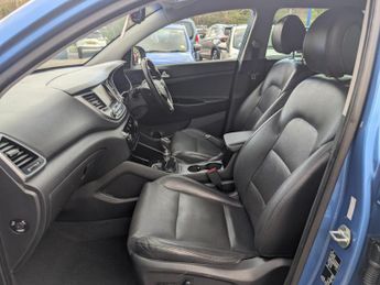 Hyundai TUCSON 2.0 CRDi Blue Drive Premium SUV 5dr Diesel Manual Euro 6 (s/s) (