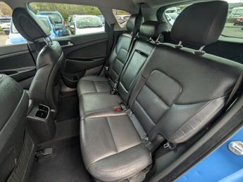 Hyundai TUCSON 2.0 CRDi Blue Drive Premium SUV 5dr Diesel Manual Euro 6 (s/s) (