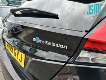 Nissan Leaf 40kWh Tekna Hatchback 5dr Electric Auto (150 ps)