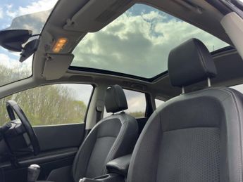 Nissan Qashqai 1.5 dCi 360 SUV 5dr Diesel Manual 2WD Euro 5 (110 ps)