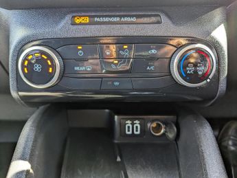 Ford Kuga 1.5 EcoBlue Zetec SUV 5dr Diesel Auto Euro 6 (s/s) (120 ps)