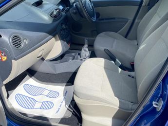 Renault Clio 1.4 16v Expression Hatchback 5dr Petrol Manual (158 g/km, 98 bhp