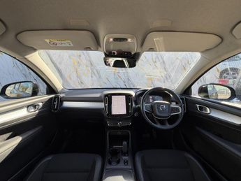 Volvo XC40 2.0 D3 Momentum SUV 5dr Diesel Auto Euro 6 (s/s) (150 ps)
