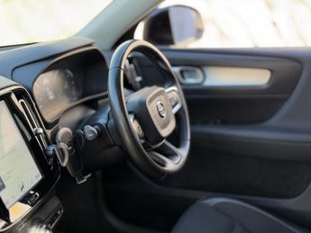 Volvo XC40 2.0 D3 Momentum SUV 5dr Diesel Auto Euro 6 (s/s) (150 ps)