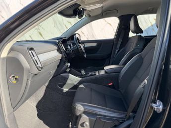 Volvo XC40 2.0 D3 Momentum SUV 5dr Diesel Auto Euro 6 (s/s) (150 ps)