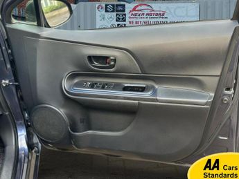 Toyota Aqua  1.5 i-VTEC ES Plus Hatchback 5dr Petrol CVT Euro 5 (99 ps)