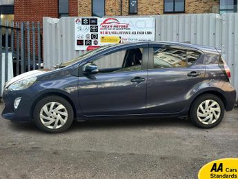 Toyota Aqua  1.5 i-VTEC ES Plus Hatchback 5dr Petrol CVT Euro 5 (99 ps)