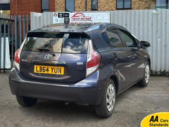 Toyota Aqua  1.5 i-VTEC ES Plus Hatchback 5dr Petrol CVT Euro 5 (99 ps)