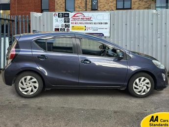 Toyota Aqua  1.5 i-VTEC ES Plus Hatchback 5dr Petrol CVT Euro 5 (99 ps)