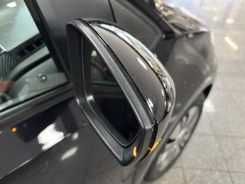 Volkswagen e-up! 36.8kWh e-up! Hatchback 5dr Electric Auto (82 ps)