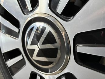 Volkswagen e-up! 36.8kWh e-up! Hatchback 5dr Electric Auto (82 ps)
