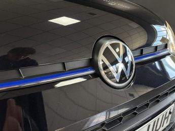 Volkswagen e-up! 36.8kWh e-up! Hatchback 5dr Electric Auto (82 ps)