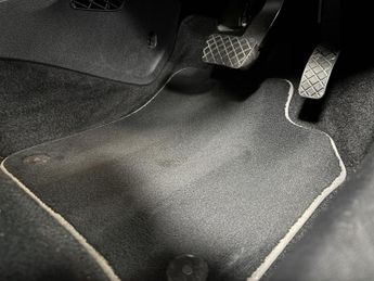 Volkswagen e-up! 36.8kWh e-up! Hatchback 5dr Electric Auto (82 ps)