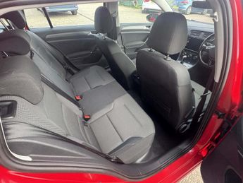 Volkswagen Golf 2.0 TDI SE Nav Estate 5dr Diesel DSG Euro 6 (s/s) (150 ps)