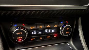 Mercedes-Benz A Class 2.1 A200d AMG Line (Premium) Hatchback 5dr Diesel 7G-DCT Euro 6 