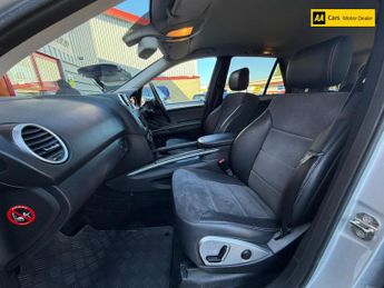 Mercedes-Benz M Class 3.0 ML320 CDI V6 Sport SUV 5dr Diesel Tiptronic 4WD Euro 4 (224 