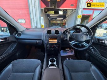 Mercedes-Benz M Class 3.0 ML320 CDI V6 Sport SUV 5dr Diesel Tiptronic 4WD Euro 4 (224 