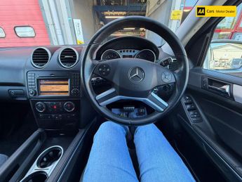 Mercedes-Benz M Class 3.0 ML320 CDI V6 Sport SUV 5dr Diesel Tiptronic 4WD Euro 4 (224 