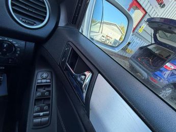 Mercedes-Benz M Class 3.0 ML320 CDI V6 Sport SUV 5dr Diesel Tiptronic 4WD Euro 4 (224 