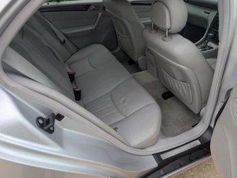 Mercedes-Benz C Class 1.8 C200 Kompressor Elegance SE Saloon 4dr Petrol Automatic (212