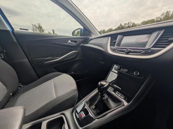Vauxhall Grandland X 1.2 Turbo SE SUV 5dr Petrol Manual Euro 6 (s/s) (130 ps)