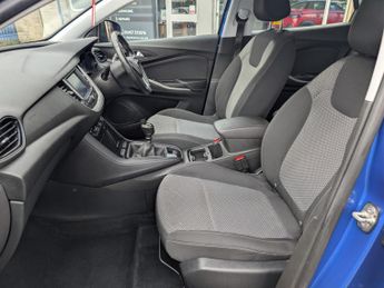Vauxhall Grandland X 1.2 Turbo SE SUV 5dr Petrol Manual Euro 6 (s/s) (130 ps)