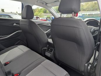 Vauxhall Grandland X 1.2 Turbo SE SUV 5dr Petrol Manual Euro 6 (s/s) (130 ps)