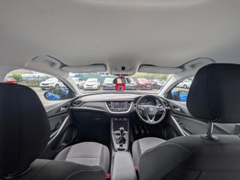 Vauxhall Grandland X 1.2 Turbo SE SUV 5dr Petrol Manual Euro 6 (s/s) (130 ps)