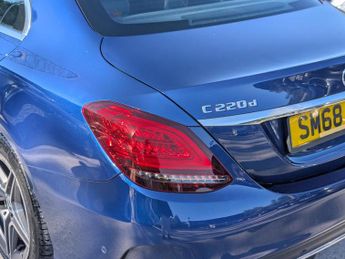 Mercedes-Benz C Class 2.0 C220d AMG Line Saloon 4dr Diesel G-Tronic+ Euro 6 (s/s) (194