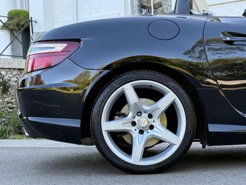 Mercedes-Benz SLK 1.8 SLK200 BlueEfficiency AMG Sport Convertible 2dr Petrol G-Tro