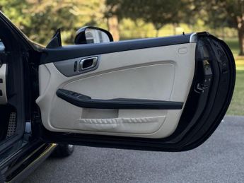 Mercedes-Benz SLK 1.8 SLK200 BlueEfficiency AMG Sport Convertible 2dr Petrol G-Tro