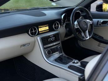 Mercedes-Benz SLK 1.8 SLK200 BlueEfficiency AMG Sport Convertible 2dr Petrol G-Tro