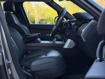 Land Rover Range Rover 3.0 P440e 38.2kWh SE SUV 5dr Petrol Plug-in Hybrid Auto 4WD Euro