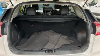 Kia Niro 64kWh First Edition SUV 5dr Electric Auto (201 bhp)