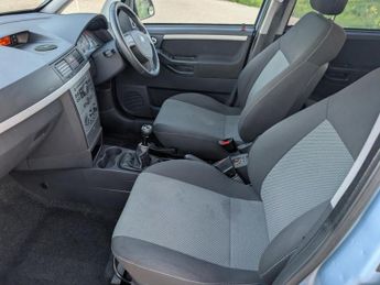 Vauxhall Meriva 1.6i 16v Design MPV 5dr Petrol Manual (a/c) (159 g/km, 104 bhp)