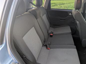 Vauxhall Meriva 1.6i 16v Design MPV 5dr Petrol Manual (a/c) (159 g/km, 104 bhp)