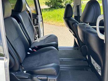 Toyota Estima 2014 TOYOTA ESTIMA 2.4 Automatic Petrol MPV 6 Seater White 5dr