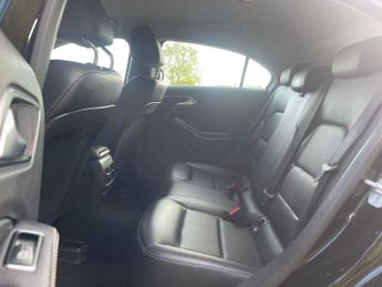 Mercedes-Benz A Class 1.5 A180d Sport Hatchback 5dr Diesel 7G-DCT Euro 6 (s/s) (109 ps