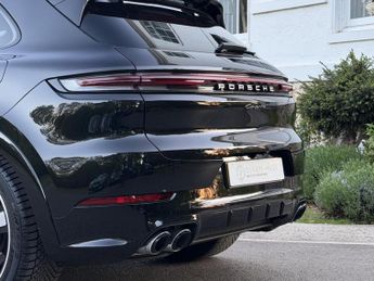 Porsche Cayenne 3.0 V6 E-Hybrid 25.9kWh SUV 5dr Petrol Plug-in Hybrid TiptronicS