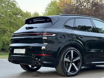 Porsche Cayenne 3.0 V6 E-Hybrid 25.9kWh SUV 5dr Petrol Plug-in Hybrid TiptronicS