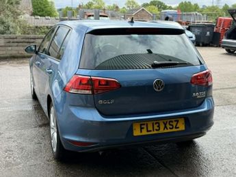 Volkswagen Golf 2.0 TDI BlueMotion Tech GT Hatchback 5dr Diesel DSG Euro 5 (s/s)