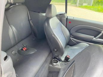 MINI Convertible 1.6 Cooper Convertible 2dr Petrol Manual Euro 3 (115 ps)