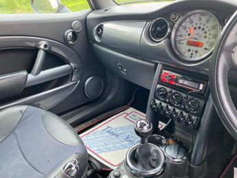 MINI Convertible 1.6 Cooper Convertible 2dr Petrol Manual Euro 3 (115 ps)