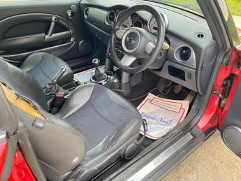 MINI Convertible 1.6 Cooper Convertible 2dr Petrol Manual Euro 3 (115 ps)
