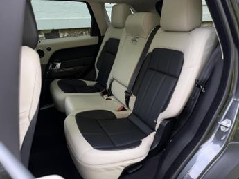 Land Rover Range Rover Sport 4.4 SD V8 Autobiography Dynamic SUV 5dr Diesel Auto 4WD Euro 6 (