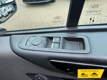 Ford Tourneo Custom 2.0 320 EcoBlue Titanium Minibus Double Cab 5dr Diesel Auto L2 E