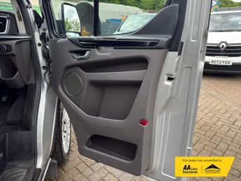 Ford Tourneo Custom 2.0 320 EcoBlue Titanium Minibus Double Cab 5dr Diesel Auto L2 E