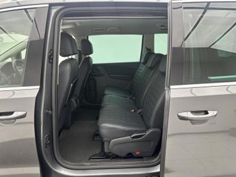 Volkswagen Sharan 2.0 TDI BlueMotion Tech SE Nav MPV 5dr Diesel DSG Euro 6 (s/s) (